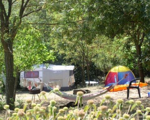 Oud deel - Standplaats met veel ruimte