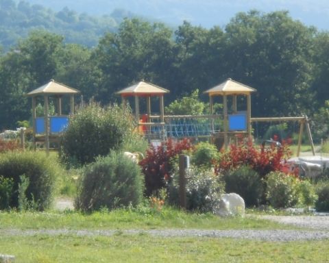 Bovenste deel - Speeltuin bij het voetbalveld