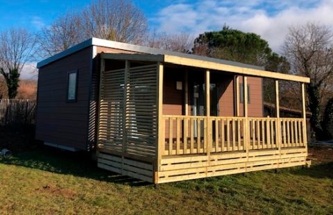 Mobil-home - Bordure de camping